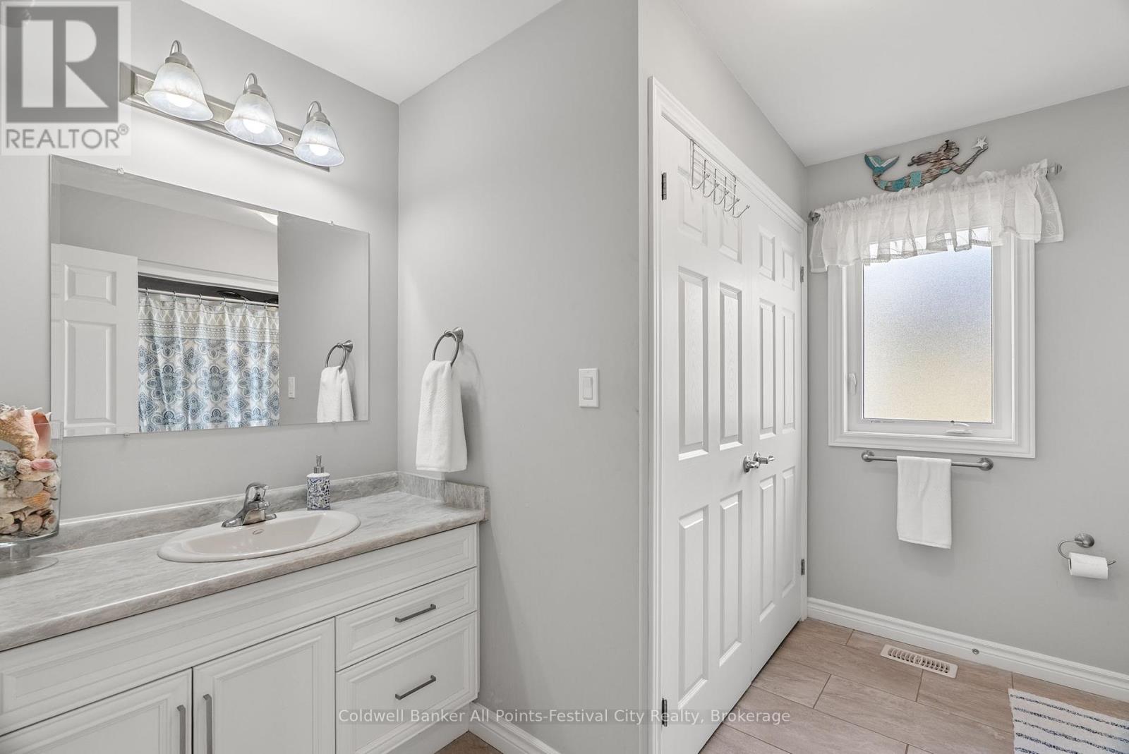104 Huron Heights Drive, Ashfield-Colborne-Wawanosh, Ontario  N7A 0C1 - Photo 16 - X12421113