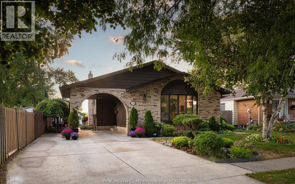MLS# 25024220: 3185 WILDWOOD, Windsor, Canada