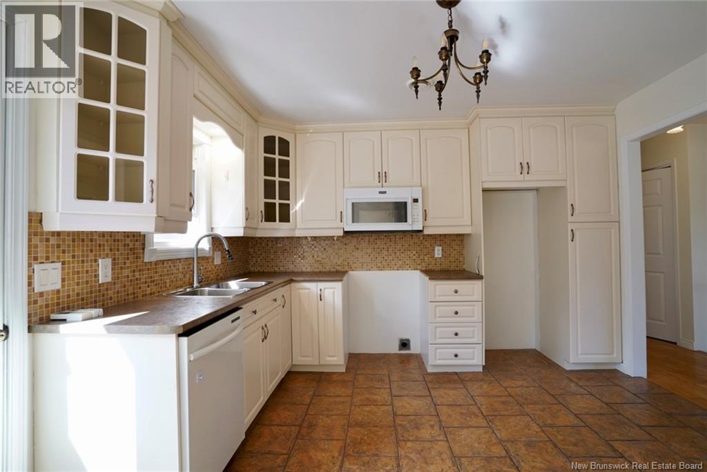 1961 Craig Avenue, Bathurst, New Brunswick  E2A 4Y1 - Photo 8 - NB126914