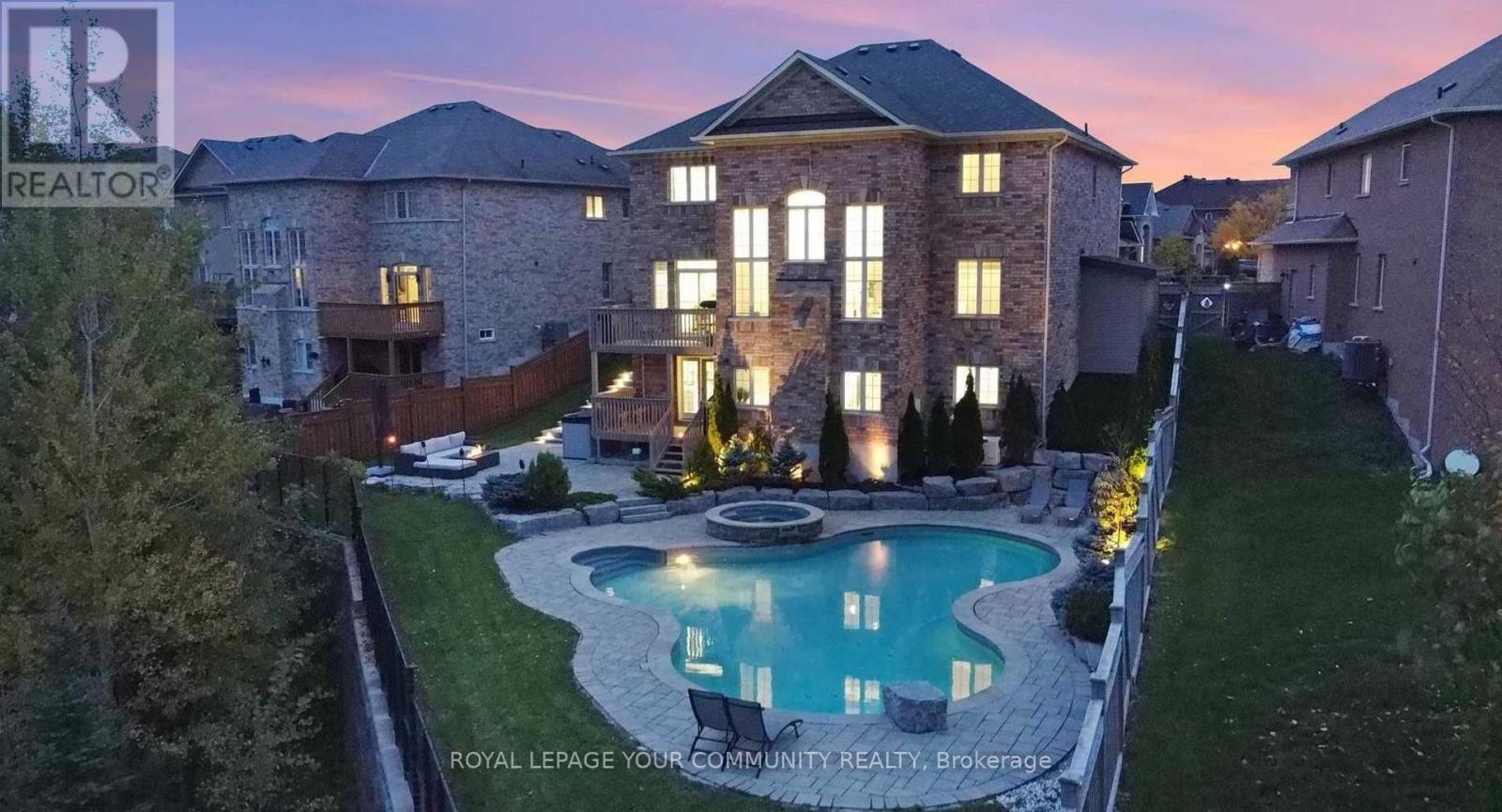 145 Tonner Crescent, Aurora, Ontario  L4G 0G8 - Photo 3 - N12417385