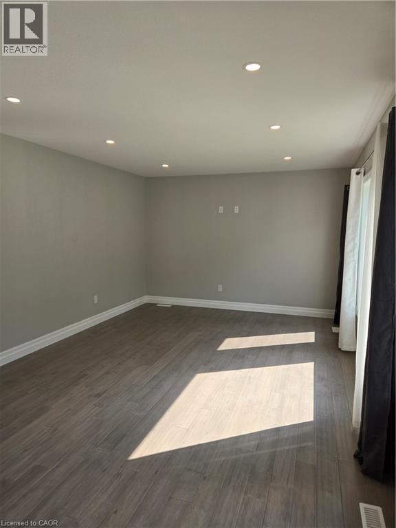 Photo 15 of 37 for 15 Dunning Way