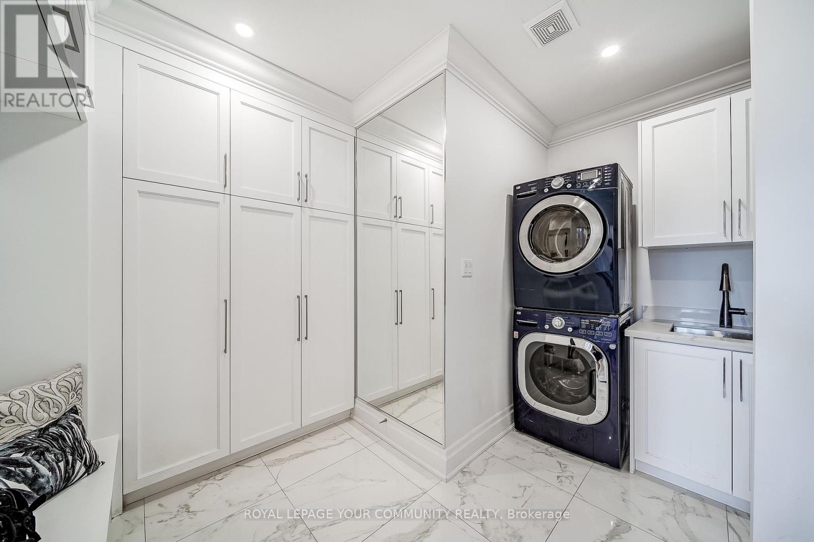 145 Tonner Crescent, Aurora, Ontario  L4G 0G8 - Photo 31 - N12417385