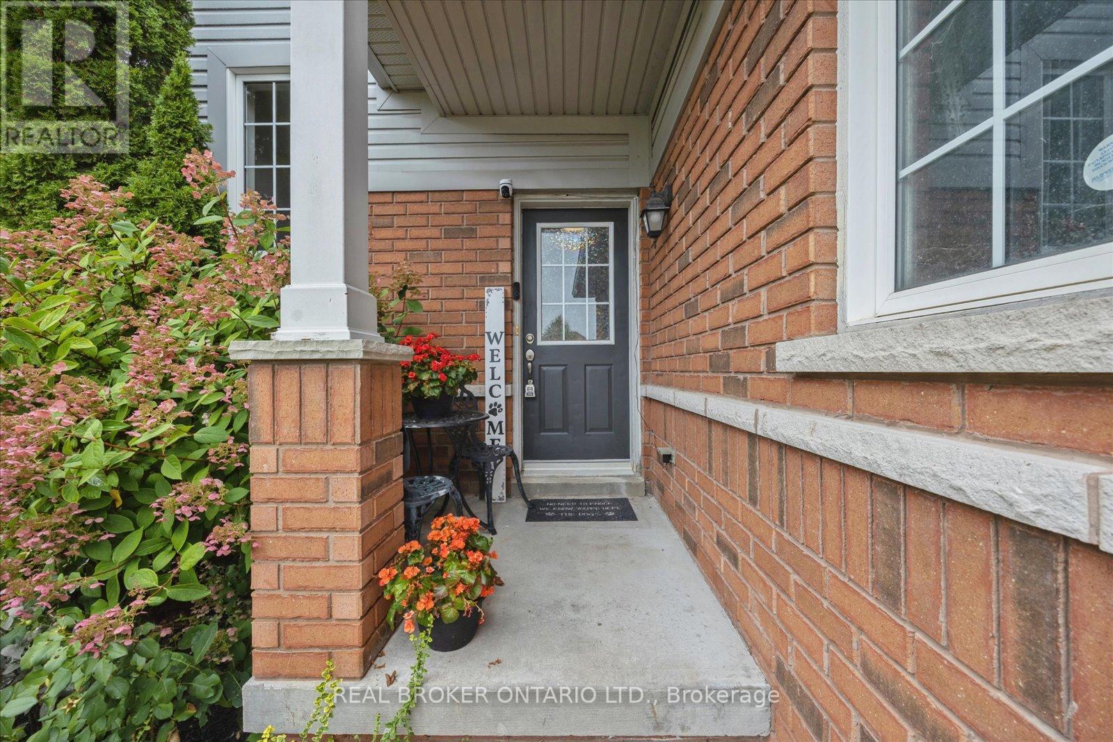 26 Crockett Place, Clarington, Ontario  L1C 5P4 - Photo 4 - E12421056