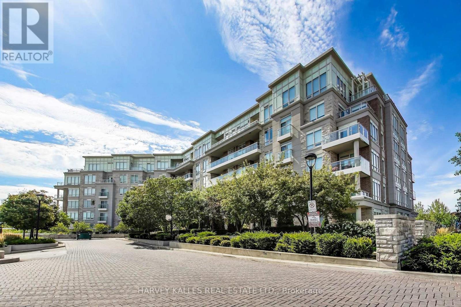 212 - 9 STOLLERY POND CRESCENT, Markham, Ontario