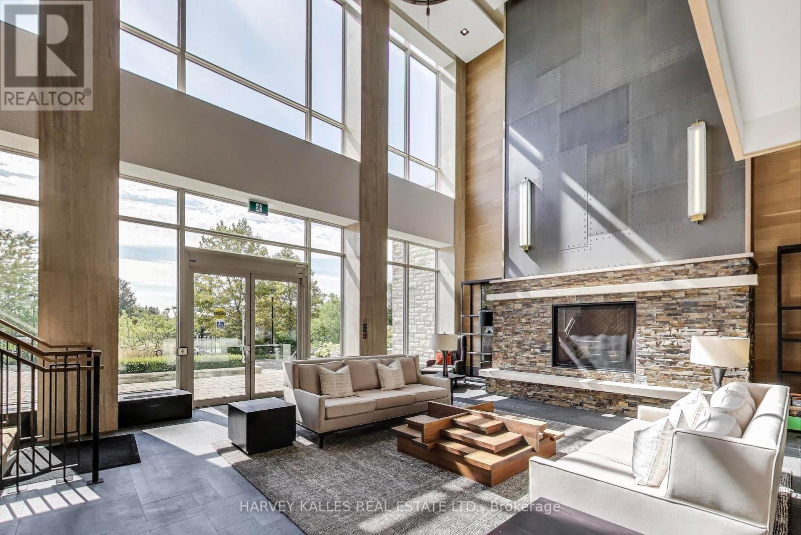 212 - 9 Stollery Pond Crescent, Markham (Devil's Elbow), Ontario  L6C 0Y1 - Photo 6 - N12420964