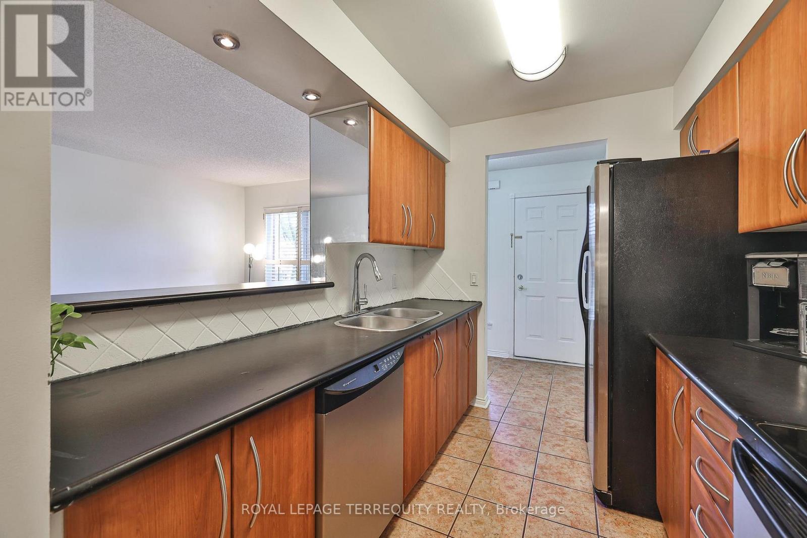 105 - 900 Steeles Avenue W, Vaughan, Ontario  L4J 8C2 - Photo 20 - N12420966