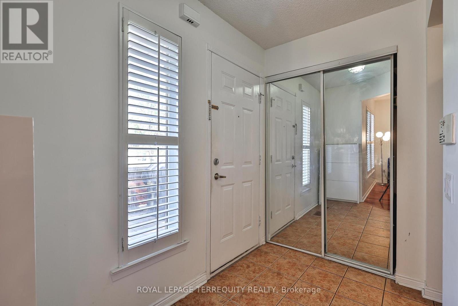 105 - 900 Steeles Avenue W, Vaughan, Ontario  L4J 8C2 - Photo 6 - N12420966