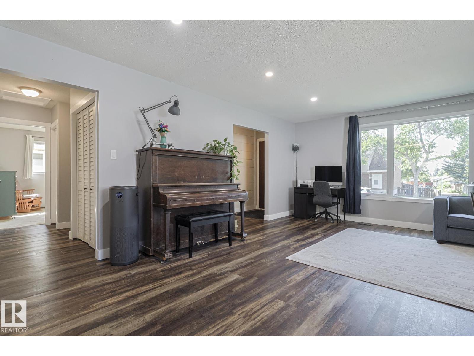 3135 74 St Nw, Edmonton, Alberta  T6K 1J7 - Photo 14 - E4459035