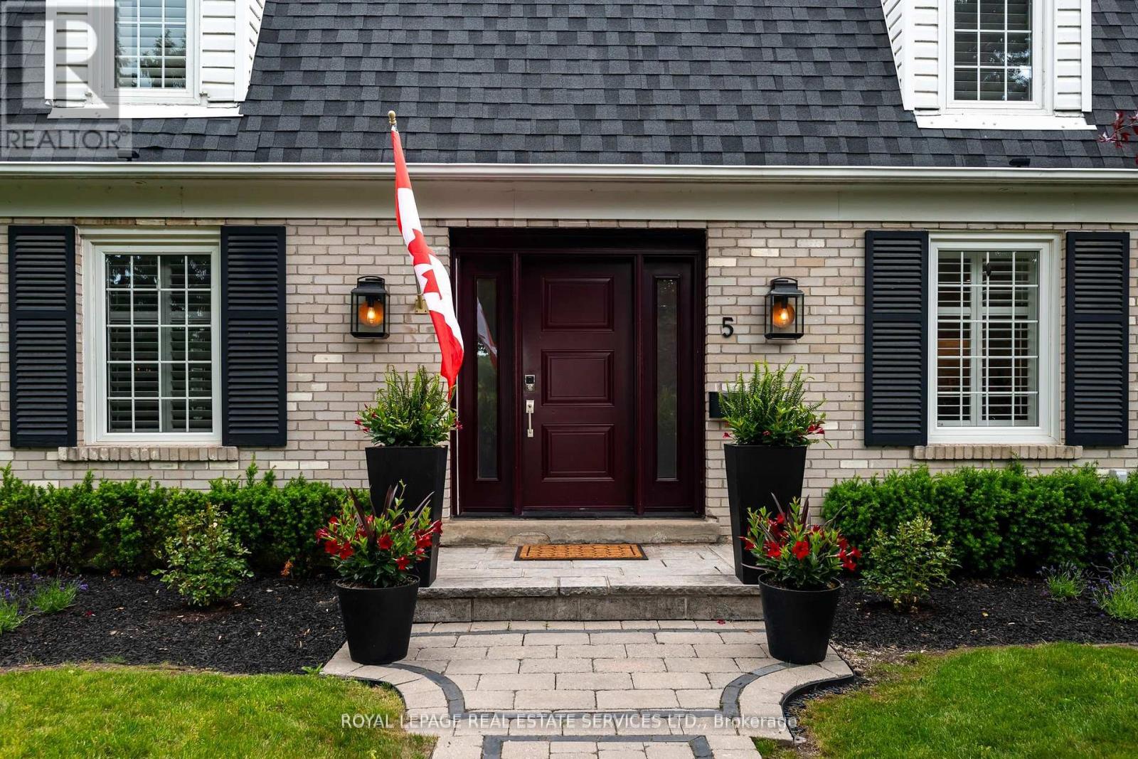 5 Pine Ridge Lane, Brampton, Ontario  L6W 1G6 - Photo 6 - W12420913