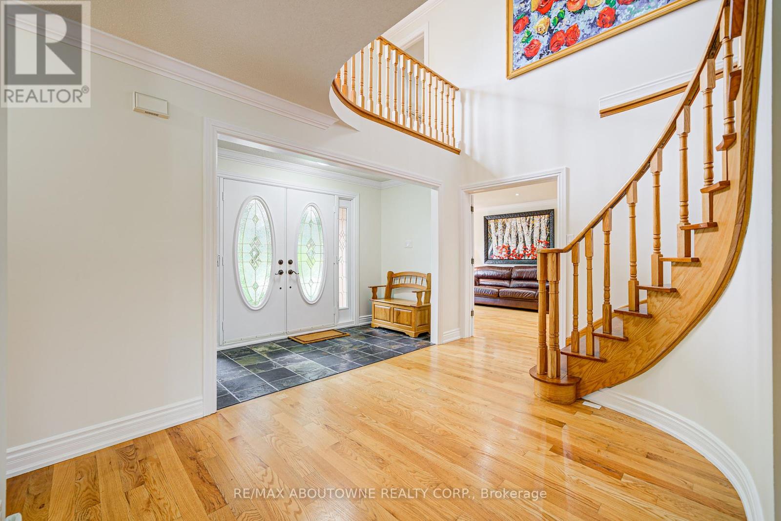 1337 Peartree Circle, Oakville, Ontario  L6M 2J2 - Photo 10 - W12420923