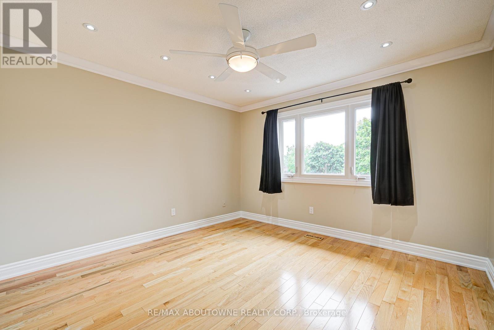 1337 Peartree Circle, Oakville, Ontario  L6M 2J2 - Photo 28 - W12420923