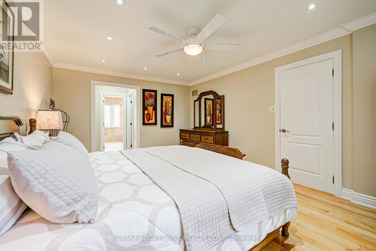 1337 Peartree Circle, Oakville, Ontario  L6M 2J2 - Photo 30 - W12420923