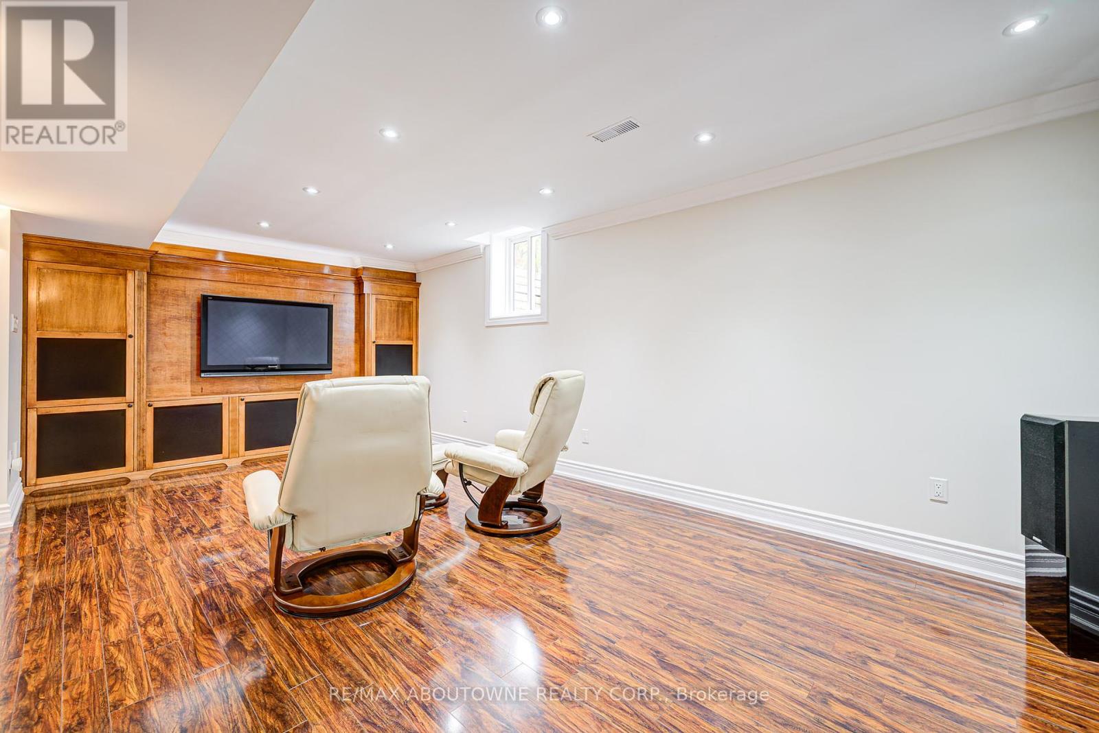 1337 Peartree Circle, Oakville, Ontario  L6M 2J2 - Photo 39 - W12420923