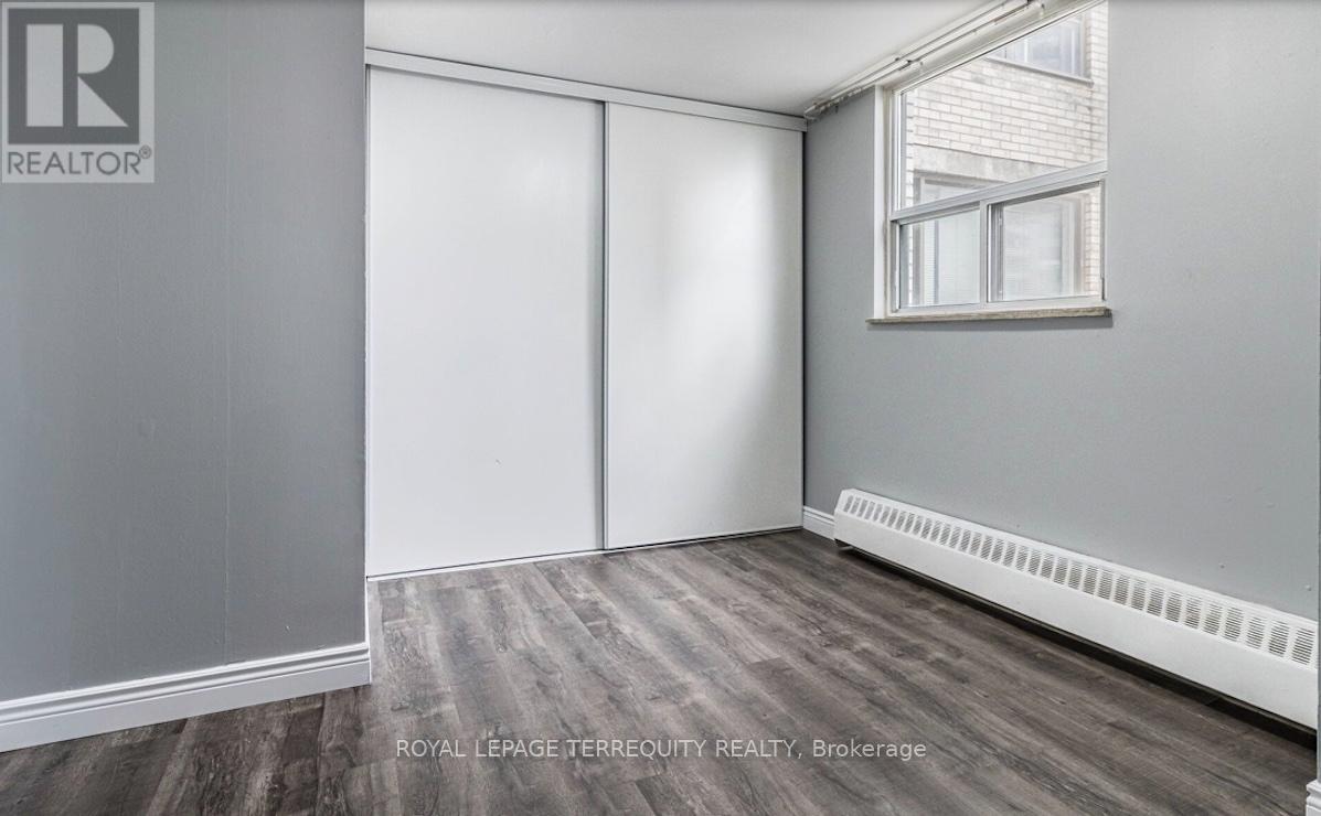 901 - 370 Dixon Road, Toronto, Ontario  M9R 1T2 - Photo 11 - W12420979