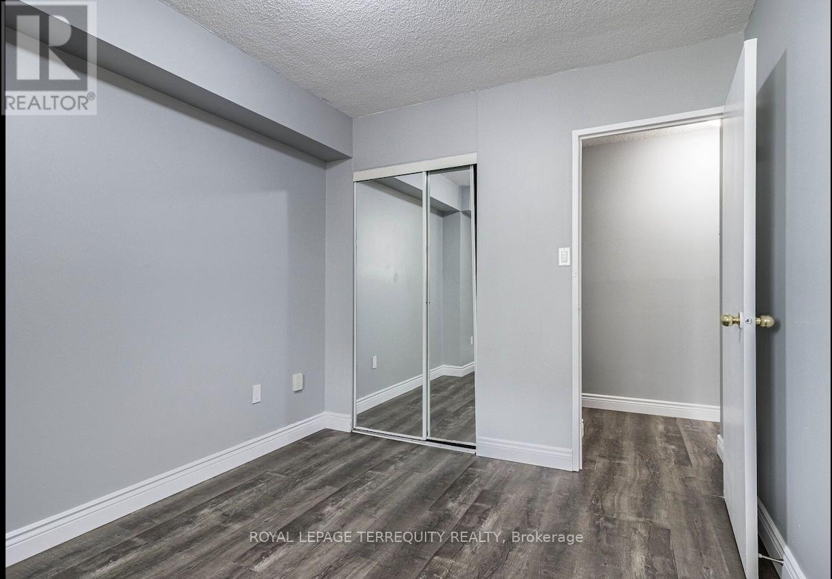 901 - 370 Dixon Road, Toronto, Ontario  M9R 1T2 - Photo 12 - W12420979