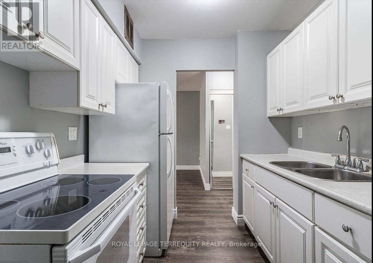 901 - 370 Dixon Road, Toronto, Ontario  M9R 1T2 - Photo 6 - W12420979