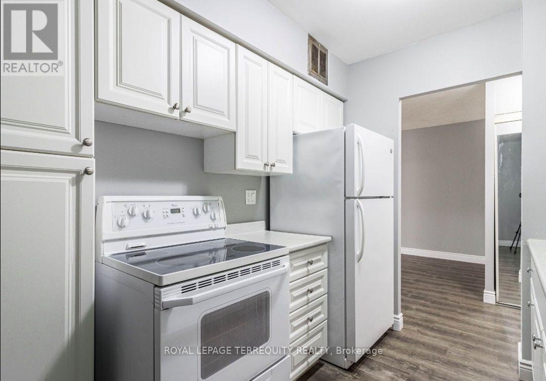 901 - 370 Dixon Road, Toronto, Ontario  M9R 1T2 - Photo 7 - W12420979
