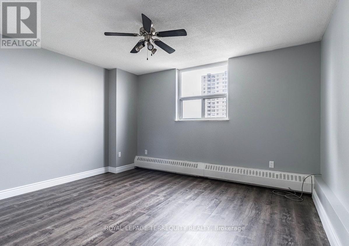 901 - 370 Dixon Road, Toronto, Ontario  M9R 1T2 - Photo 9 - W12420979