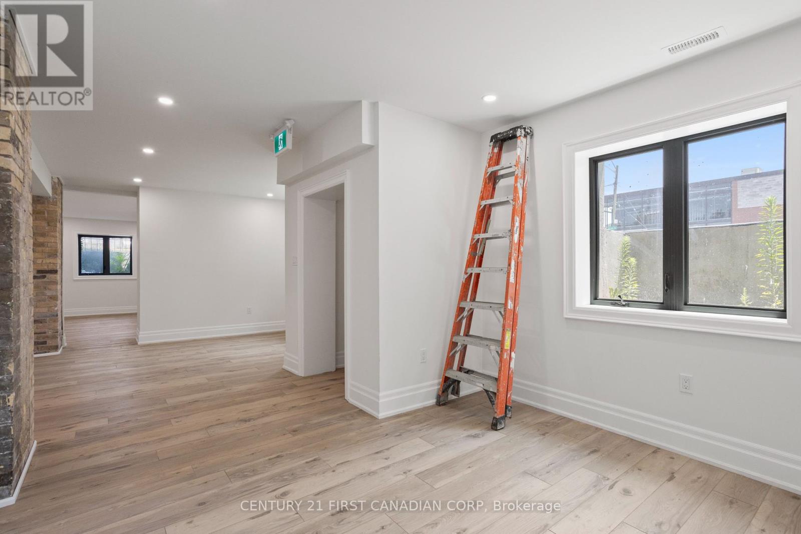 753 Richmond Street, London East, Ontario  N6A 3H4 - Photo 12 - X12297002