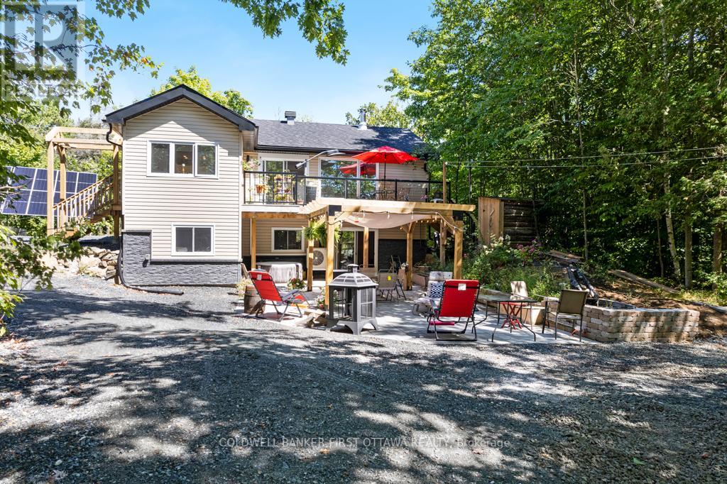 4031 Bolingbroke Road, Tay Valley, Ontario  K0H 2B0 - Photo 3 - X12363916