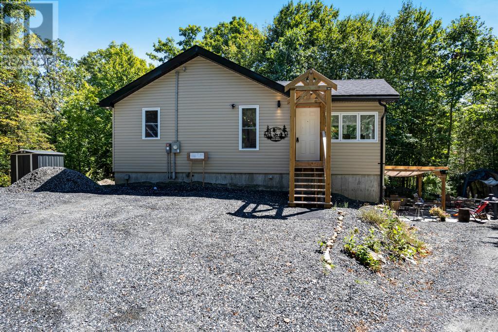 4031 Bolingbroke Road, Tay Valley, Ontario  K0H 2B0 - Photo 5 - X12363916
