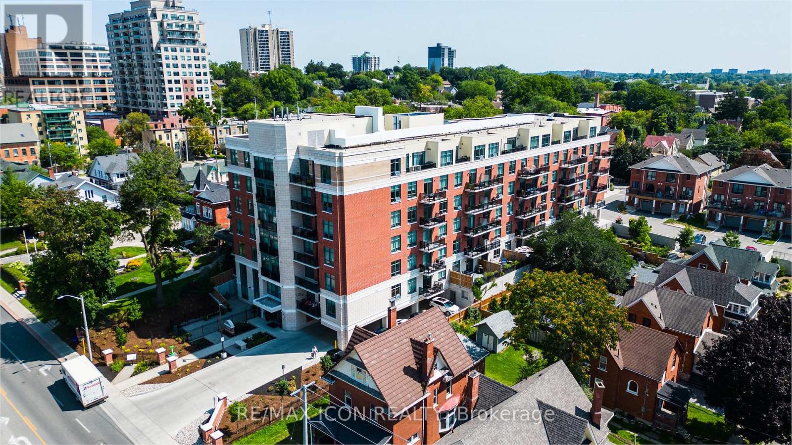 417 - 399 Queen Street S, Kitchener, Ontario  N2G 0C4 - Photo 2 - X12420950