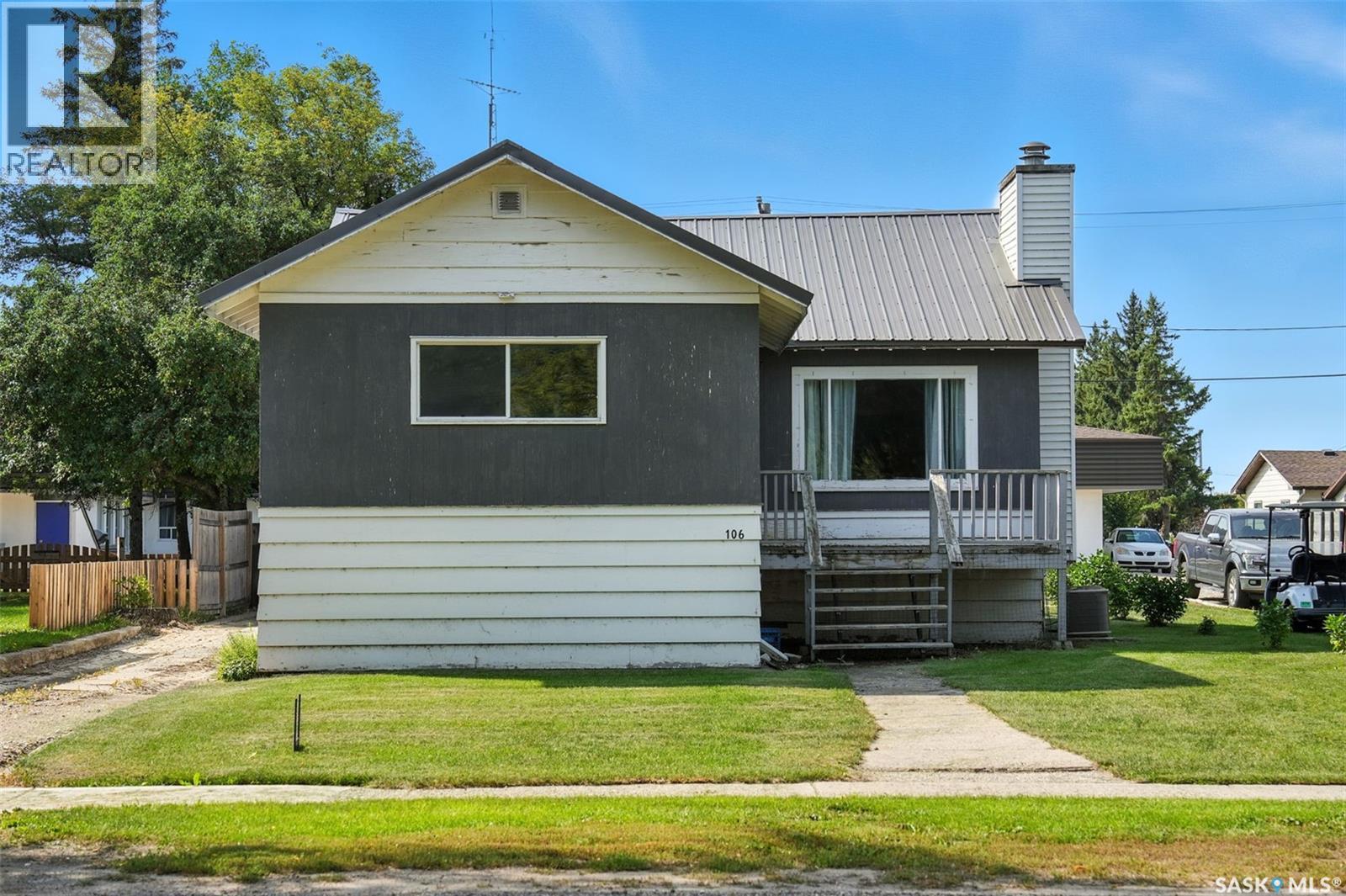 106 3rd Avenue E, Nokomis, Saskatchewan  S0G 3R0 - Photo 1 - SK019104