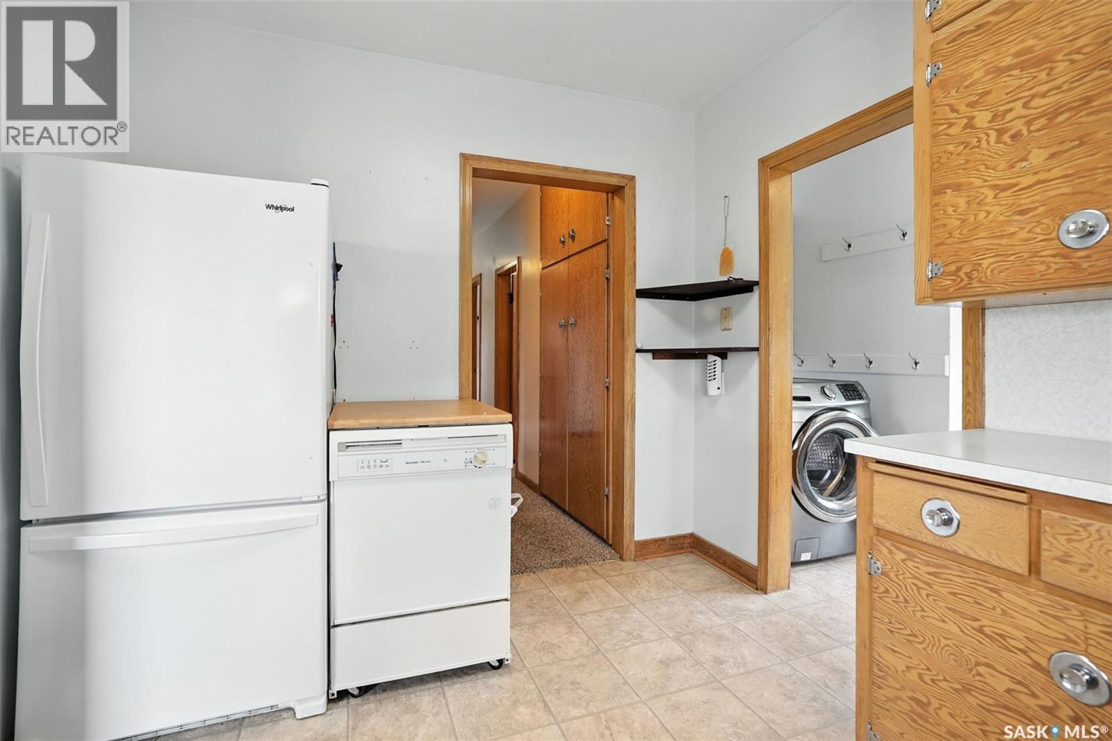 106 3rd Avenue E, Nokomis, Saskatchewan  S0G 3R0 - Photo 11 - SK019104