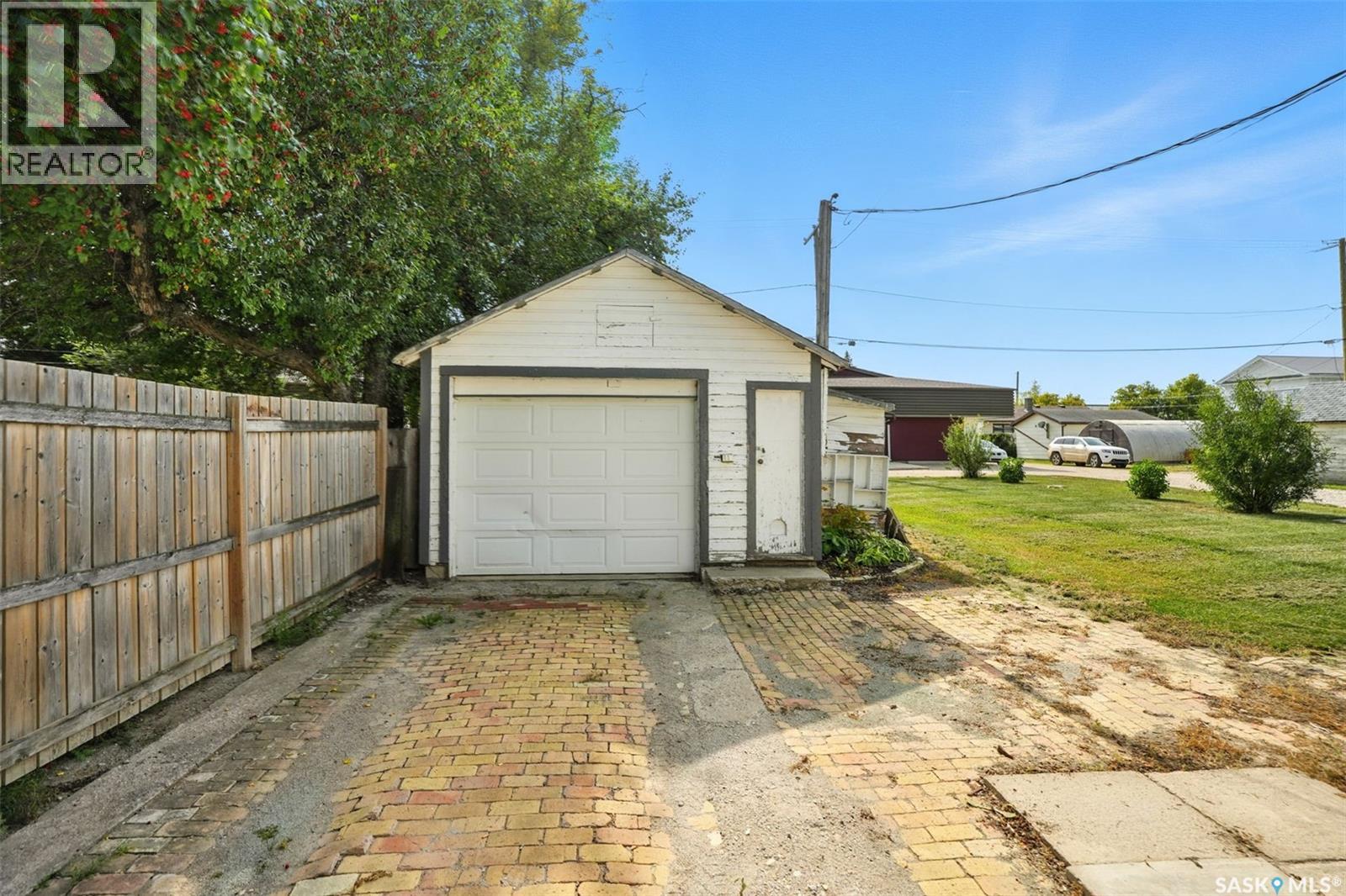 106 3rd Avenue E, Nokomis, Saskatchewan  S0G 3R0 - Photo 27 - SK019104