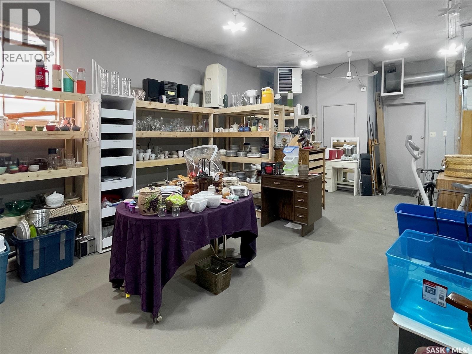 606 Herbert Avenue, Herbert, Saskatchewan  S0H 2A0 - Photo 4 - SK019090