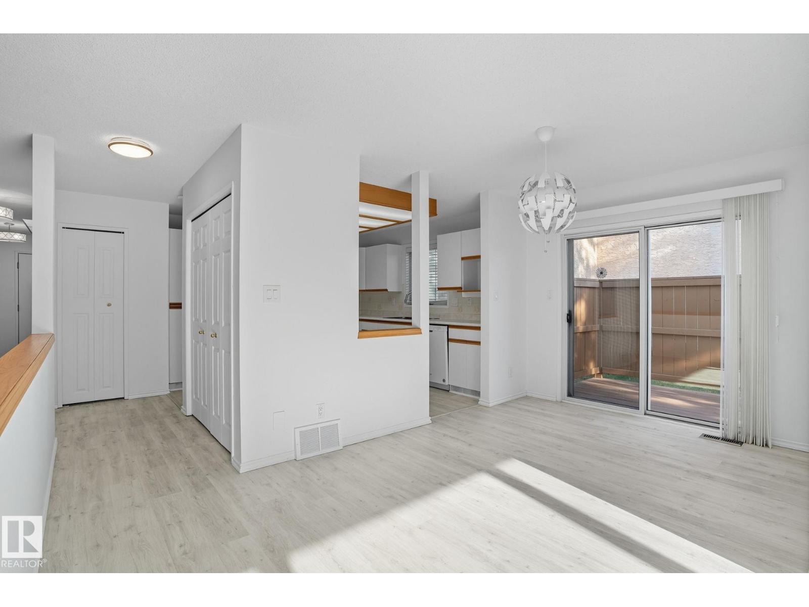 9960 176 Av Nw, Edmonton, Alberta  T5X 5W1 - Photo 11 - E4459036