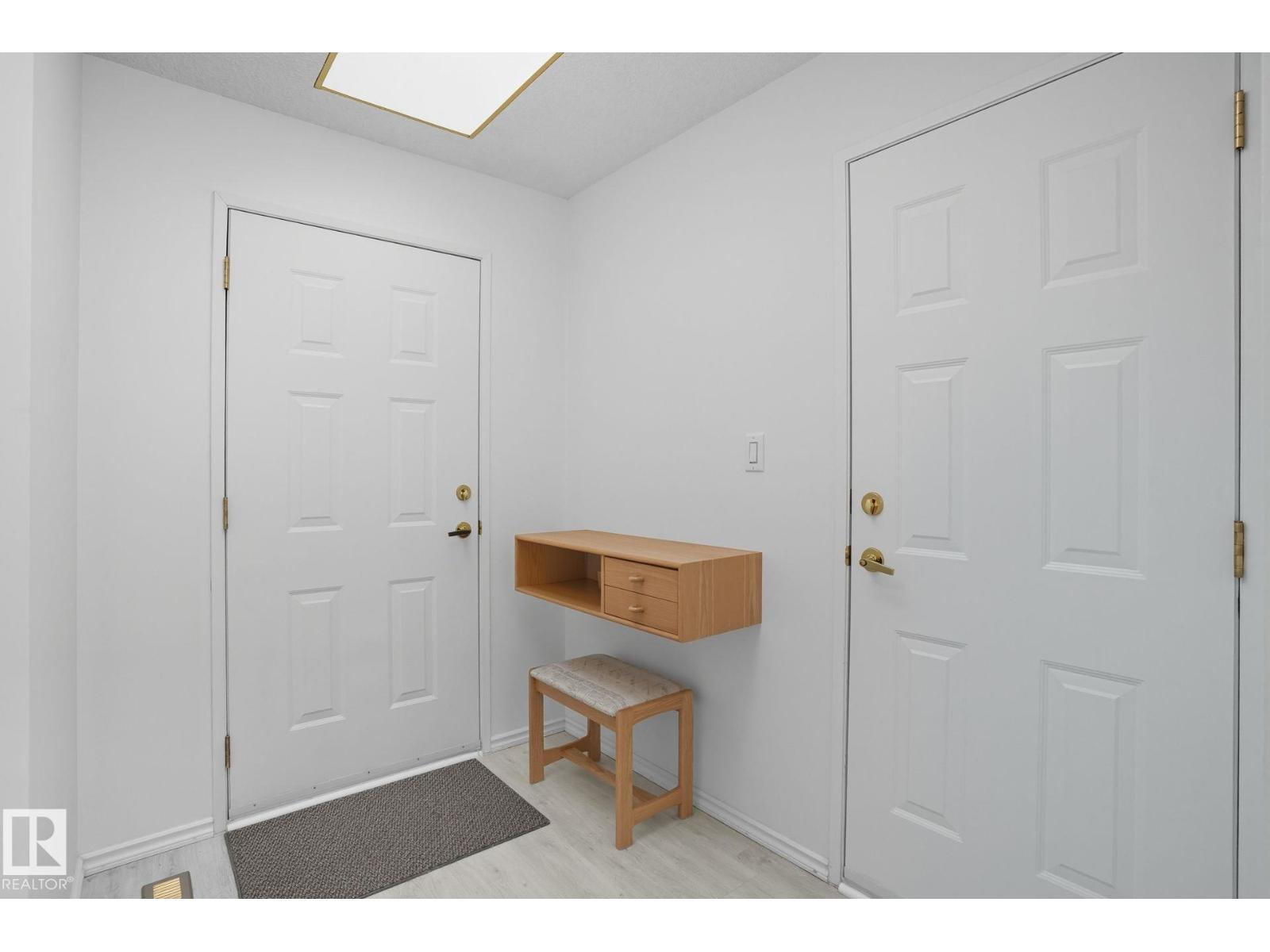 9960 176 Av Nw, Edmonton, Alberta  T5X 5W1 - Photo 4 - E4459036