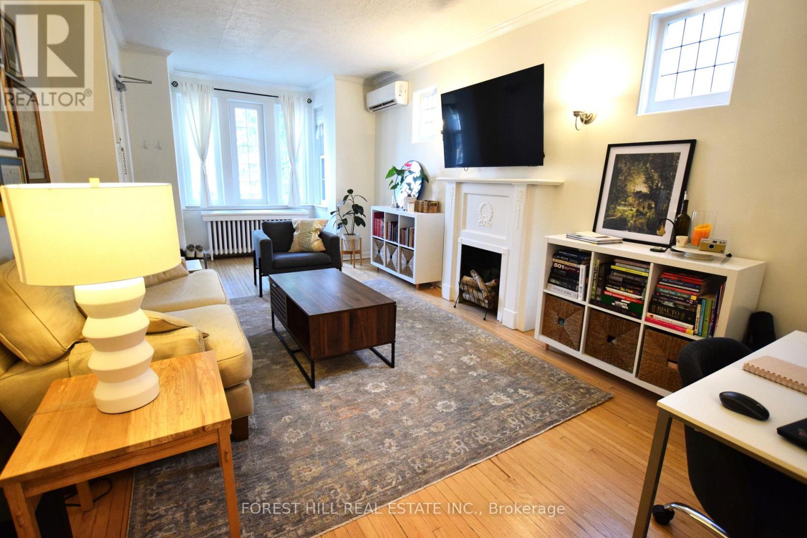 Main - 104 Braemar Avenue, Toronto, Ontario  M5P 2L4 - Photo 2 - C12421097