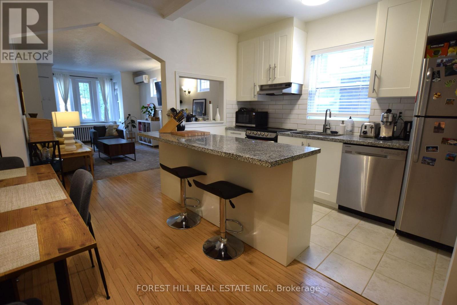 Main - 104 Braemar Avenue, Toronto, Ontario  M5P 2L4 - Photo 5 - C12421097