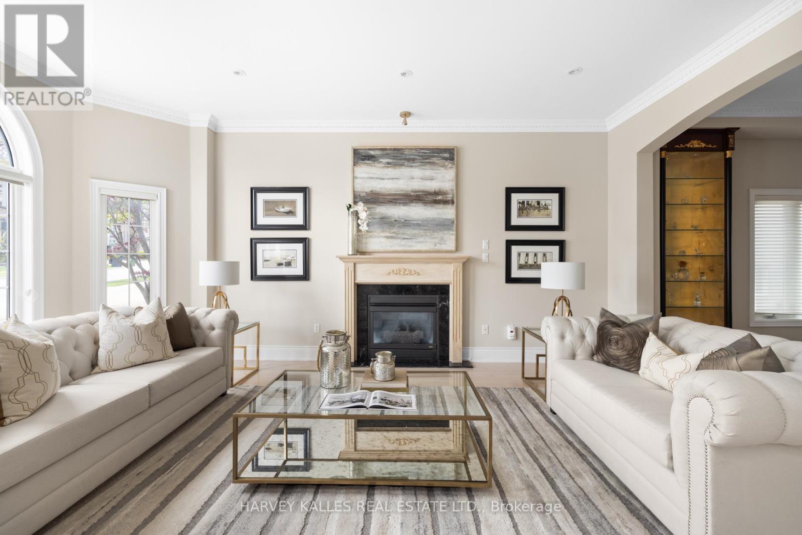 60 Bowan Court, Toronto (Bayview Woods-Steeles), Ontario  M2K 3A7 - Photo 4 - C12421107