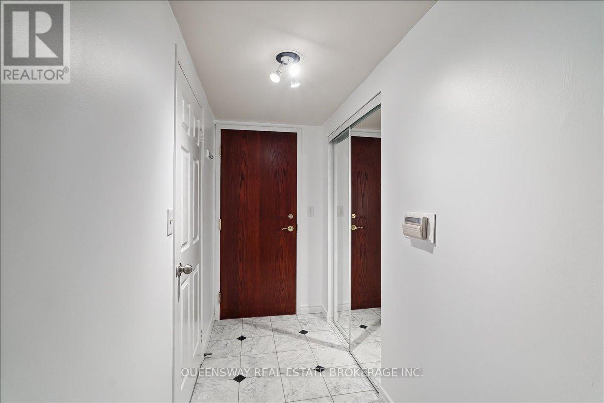 200 - 28 Pemberton Avenue, Toronto, Ontario  M2M 4L1 - Photo 5 - C12421145