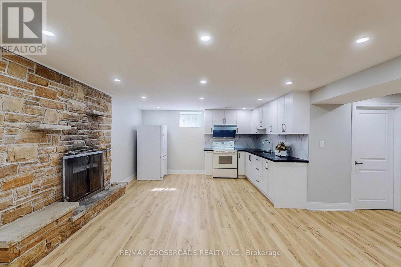 55 Elvaston Drive, Toronto, Ontario  M4A 1N2 - Photo 22 - C12421149
