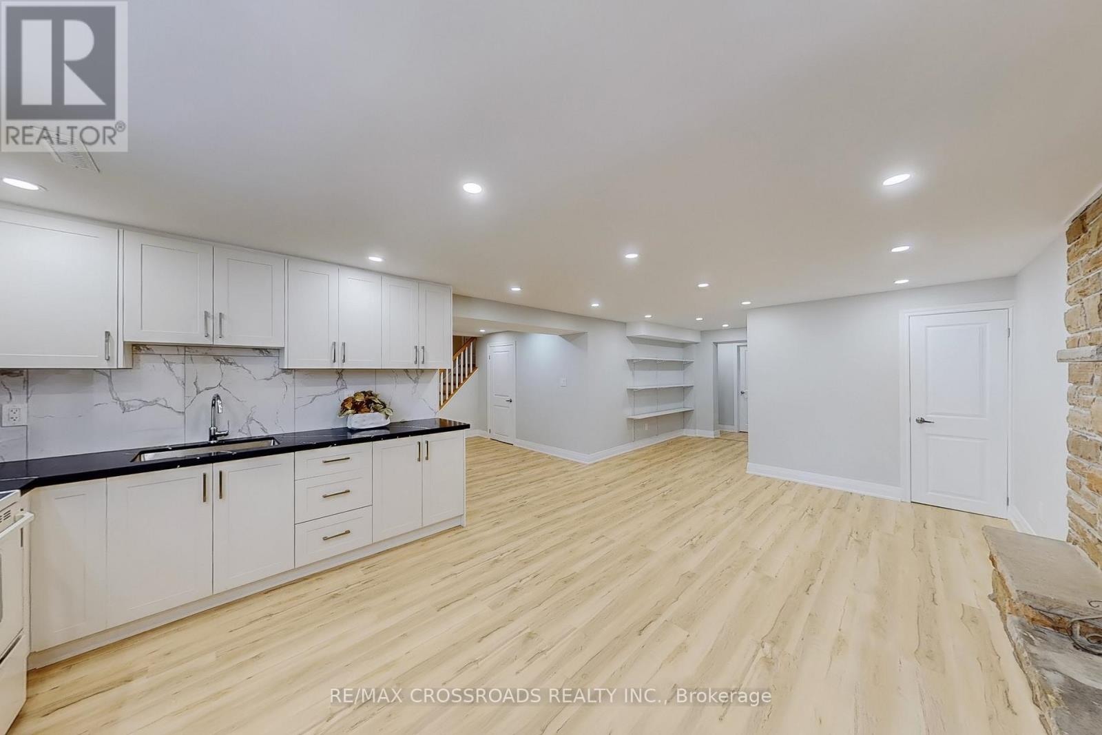 55 Elvaston Drive, Toronto, Ontario  M4A 1N2 - Photo 24 - C12421149