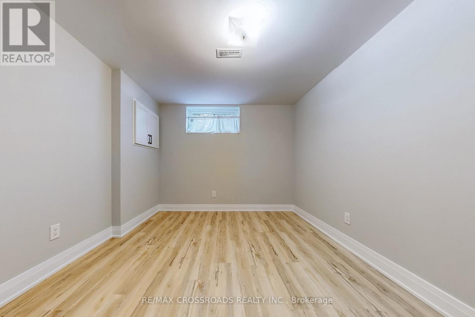 55 Elvaston Drive, Toronto, Ontario  M4A 1N2 - Photo 26 - C12421149