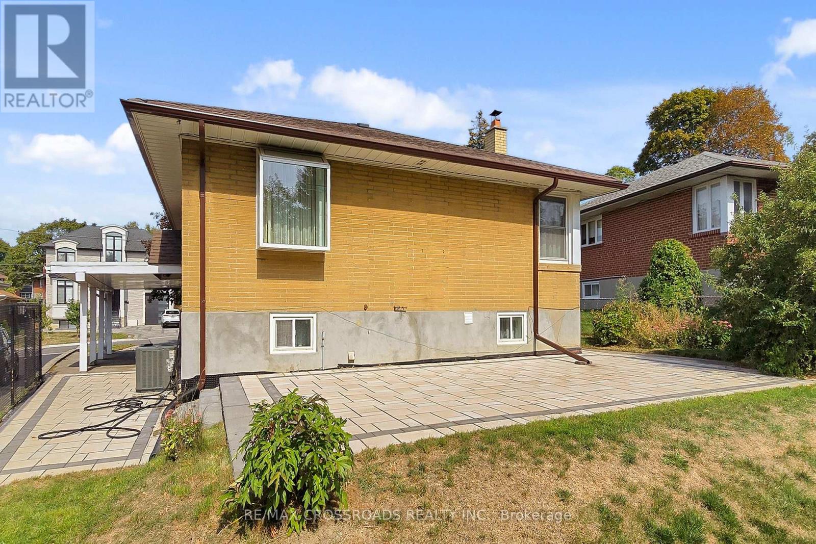 55 Elvaston Drive, Toronto, Ontario  M4A 1N2 - Photo 29 - C12421149