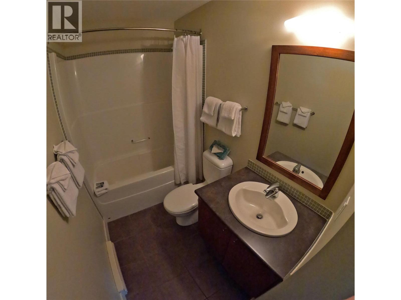 2049 Summit Drive Unit# 212a, Panorama, British Columbia V0A 1T0 - Photo 17 - 10363661