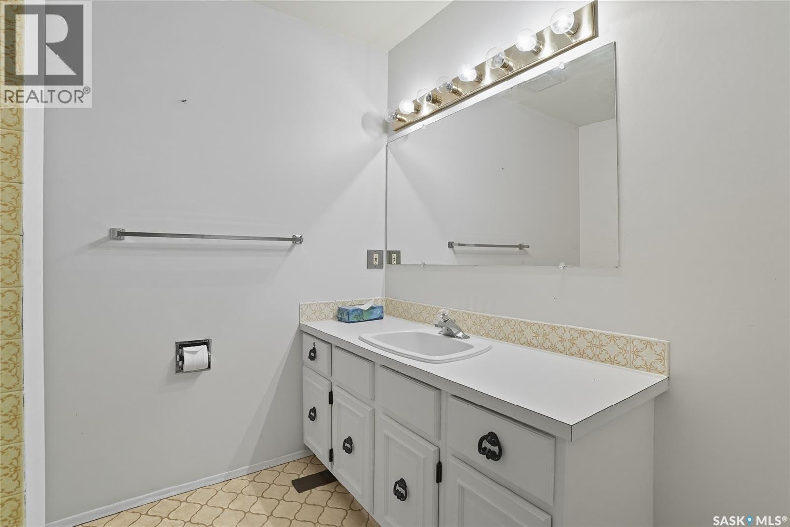 30 Champlin Crescent, Saskatoon, Saskatchewan  S7H 4T3 - Photo 37 - SK019010