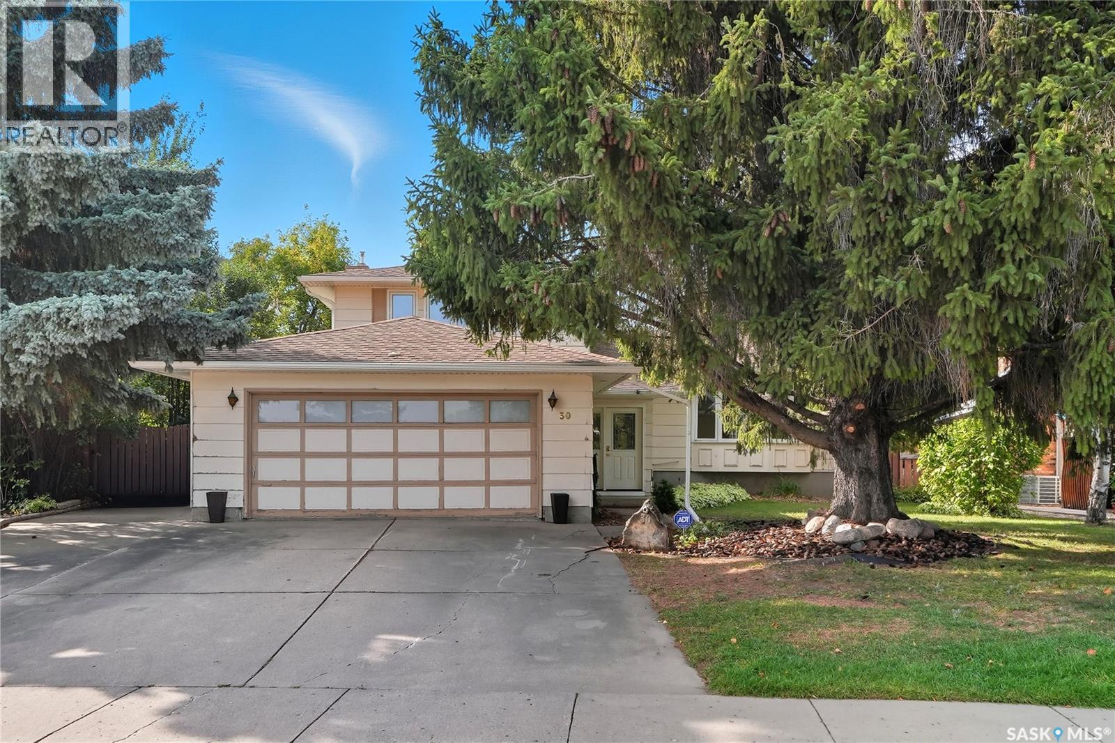 30 CHAMPLIN CRESCENT, saskatoon, Saskatchewan