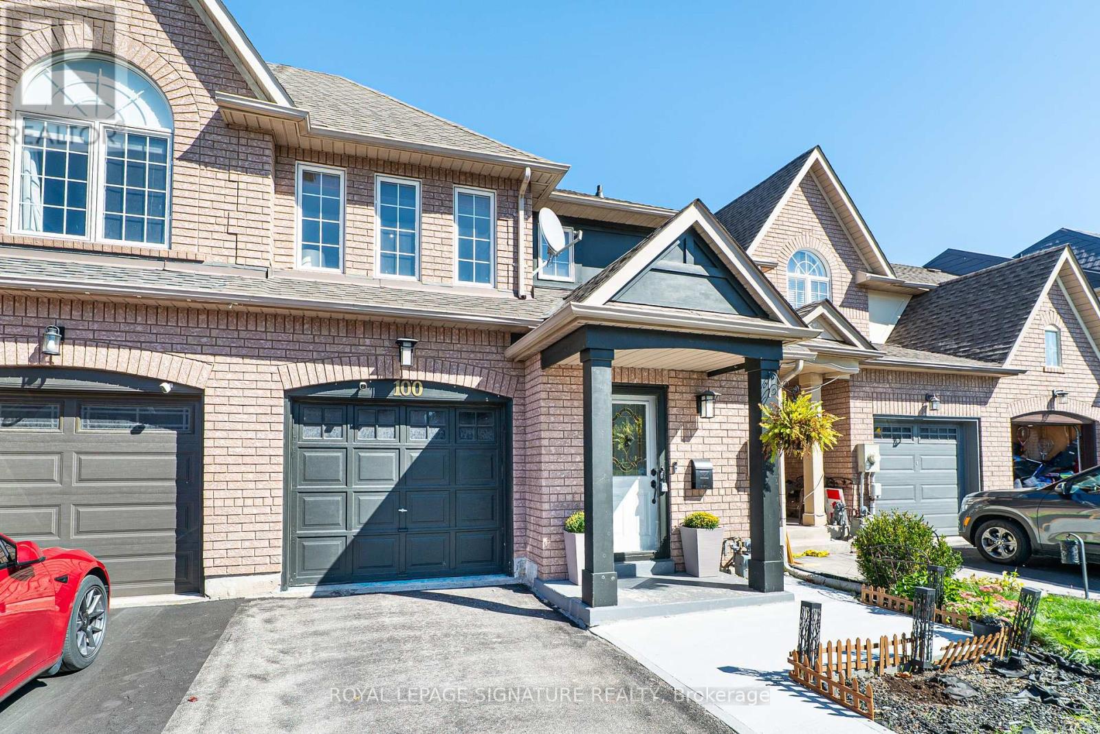 100 STOKELY CRESCENT, Whitby, Ontario