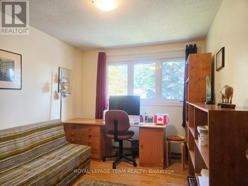 18 Diceman Crescent, Ottawa, Ontario  K1B 3Y3 - Photo 20 - X12421197