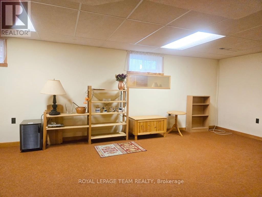 18 Diceman Crescent, Ottawa, Ontario  K1B 3Y3 - Photo 21 - X12421197