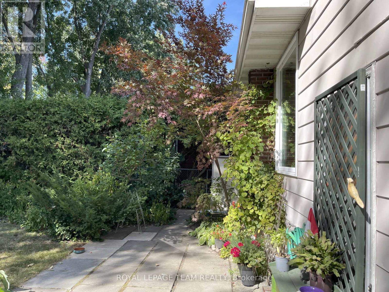 18 Diceman Crescent, Ottawa, Ontario  K1B 3Y3 - Photo 25 - X12421197