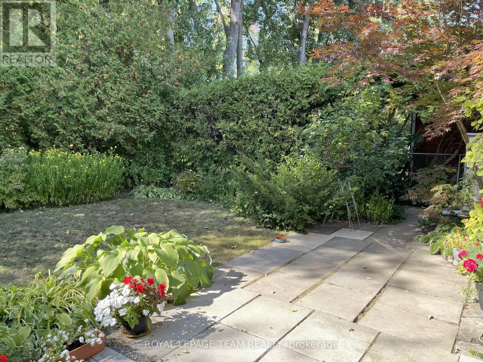 18 Diceman Crescent, Ottawa, Ontario  K1B 3Y3 - Photo 26 - X12421197