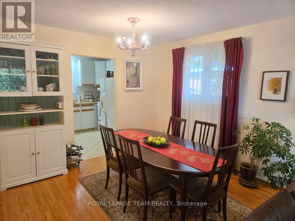 18 Diceman Crescent, Ottawa, Ontario  K1B 3Y3 - Photo 7 - X12421197