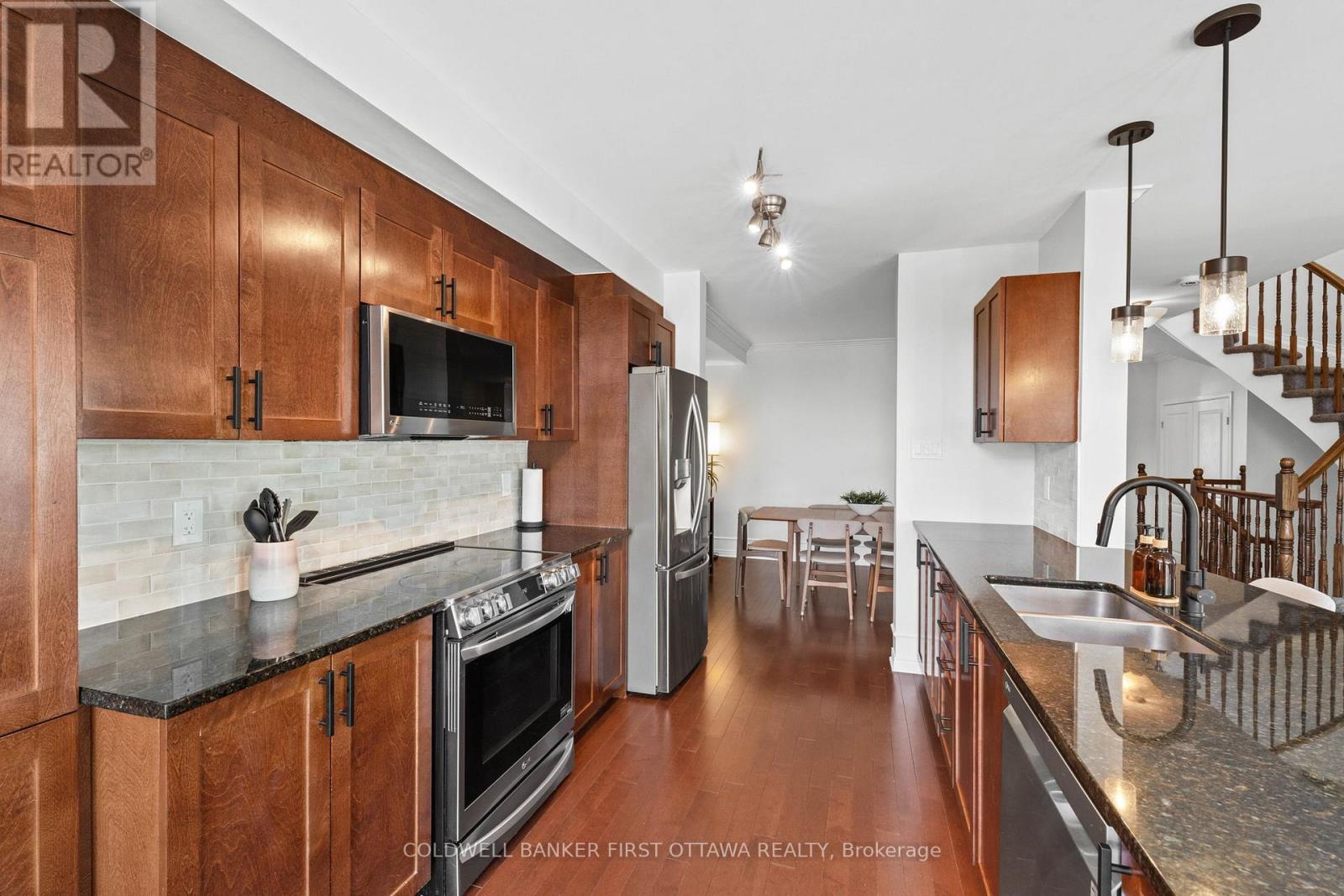 638 Pepperville Crescent, Ottawa, Ontario  K2M 0E8 - Photo 13 - X12421204